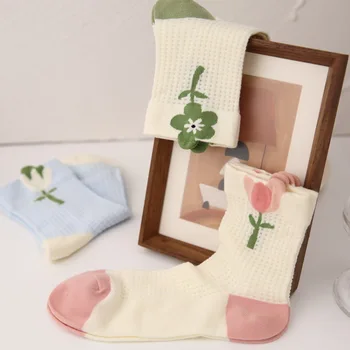 Нов модерен пролетно-летни чорапи, дамски висококачествени дишащи чорапи от чесаного памук с мрежа, корейски, японски чорап в стил харадзюку с 3D цвете